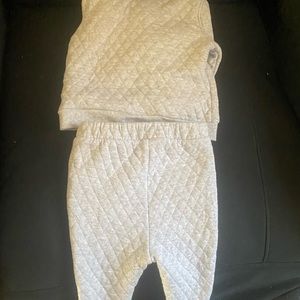 Grey old navy sweat suit 9-12 months